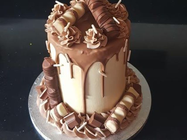 birthday-cakes (3)-kireth-ai